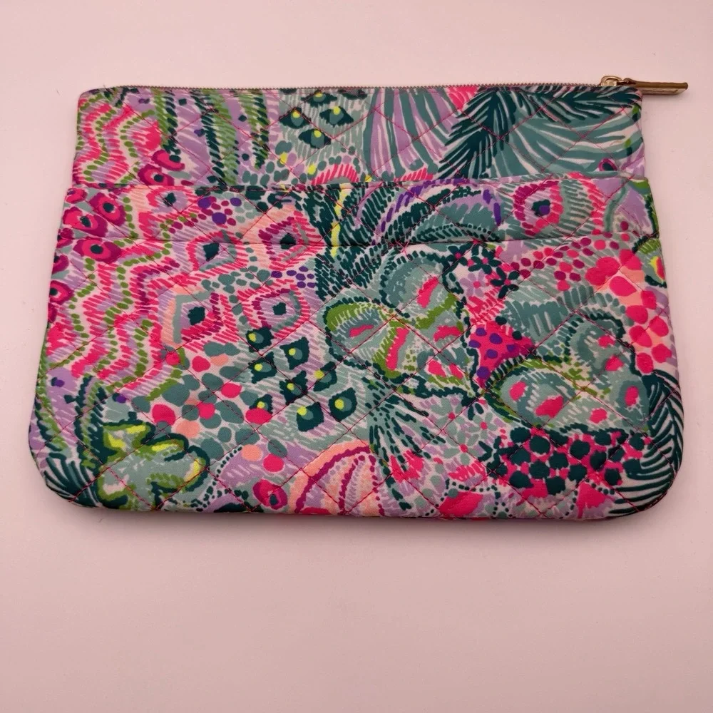 Lilly Pulitzer Quilted Pouch Banana Split Print‎ Bag Makeup Cosmetics Zip Top